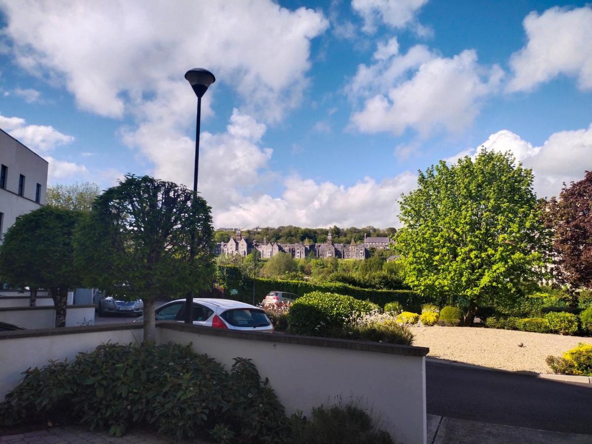 Crescent Apartments Homestay Cork Exterior foto